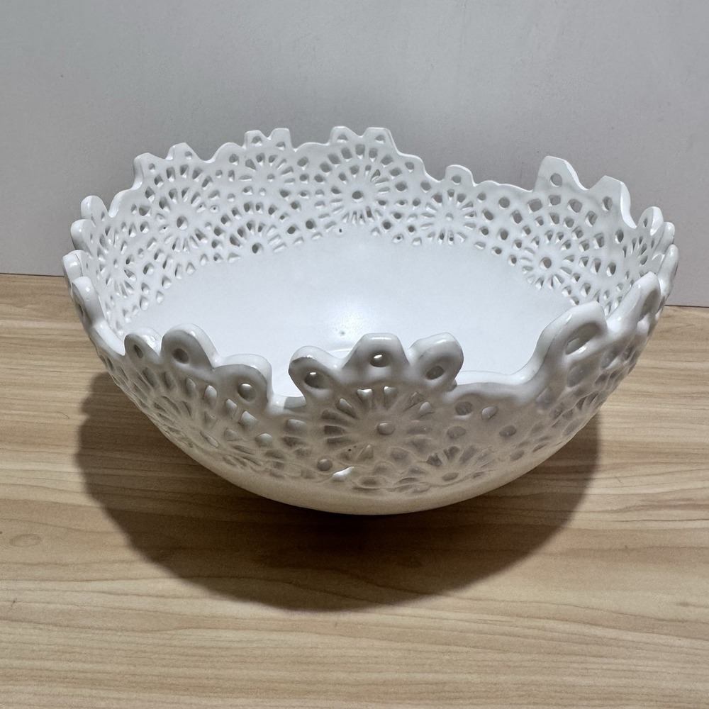 White Coated Metal Lace Lattice Pierced Bowl Decorative Contains Lead 8.5"x4.5"